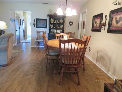 1523 Carol Ln, Wichita Falls, TX 76302 - photo 4