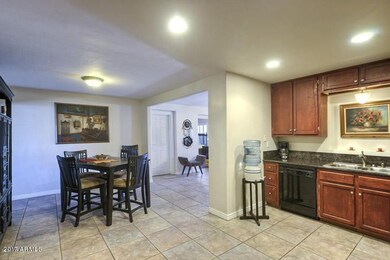 Kitchen Dining Area