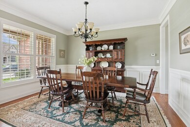 76 Landon Cir, Wheaton, IL 60189 - photo 3