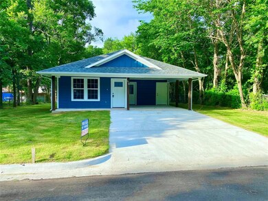 618 E 8th St, Bonham, TX 75418 - photo 2