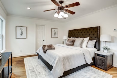 1002 Sue Barnett Dr, Houston, TX 77018 - photo 5