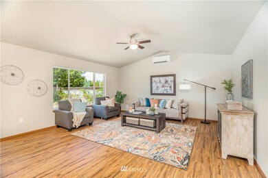 22115 Cedarview Dr E, Bonney Lake, WA 98391 - photo 3