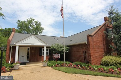 4818 30th St S, Arlington, VA 22206 - photo 7