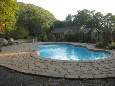 26 Crestview Dr, South Deerfield, MA 01373 - photo 6