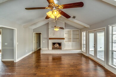 1706 Scenic Dr-10