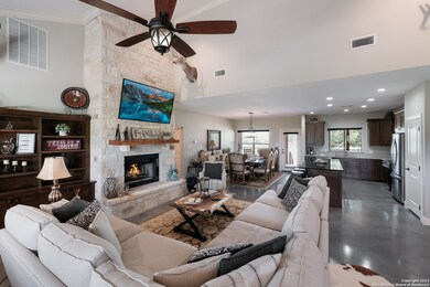 1626 County Road 4513, Hondo, TX 78861 - photo 4