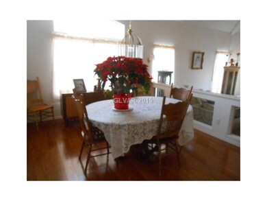 Dining Room. Formal Dining Room!