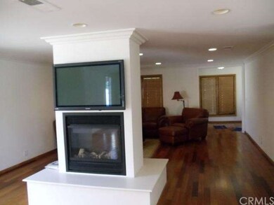 Two sided fireplace with two Plazma TV,s one on ea