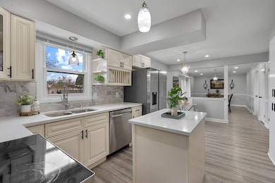 2320 West Rawson Ave-30