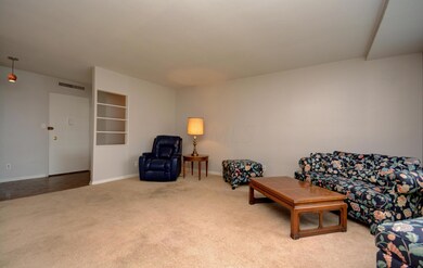 Living_Room_(3)[1]