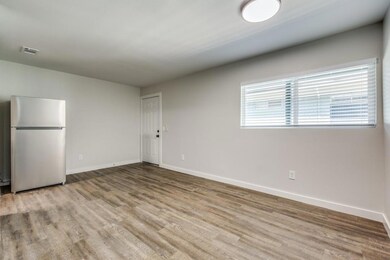 5909 Gaston Ave unit 204, Dallas, TX 75214 - photo 4