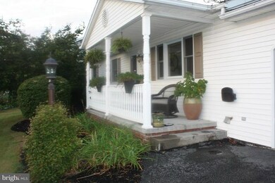 2913 Fillmore Dr, Chambersburg, PA 17201 - photo 2