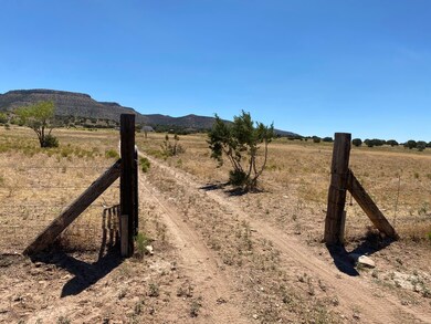 Unit 9 Juniperwood Ranch, Ash Fork, AZ 86320 - photo 2