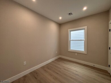 136 Elm St unit 303, Newark, NJ 07105 - photo 5