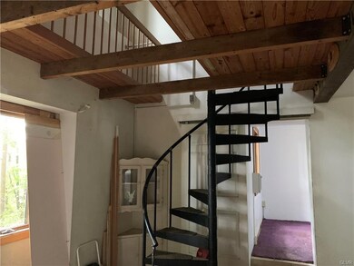 2562 S Ivy St unit REAR, Allentown, PA 18103 - photo 5