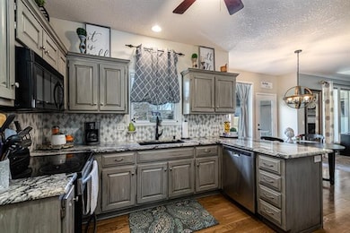 5415 Theden St, Shawnee, KS 66218 - photo 4