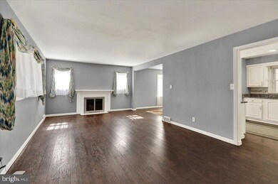 212 Mayer St, Reading, PA 19606 - photo 4