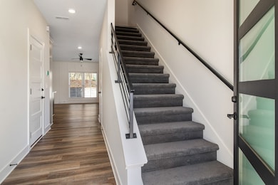 160 Excell Rd unit I, Clarksville, TN 37043 - photo 2