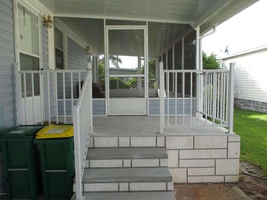 SCREEN PORCH