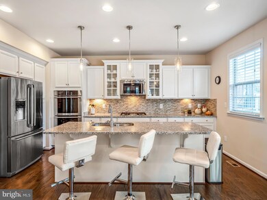 9050 Chynoweth St, Lorton, VA 22079 - photo 3