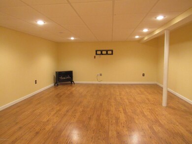 9 Sand Hollow Dr, Drums, PA 18222 - photo 4