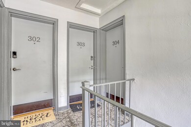 2303 Farrington Ave unit 2-302, Alexandria, VA 22303 - photo 4