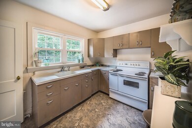 570 Main St, Prince Frederick, MD 20678 - photo 3