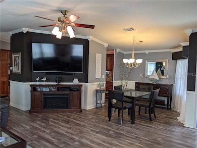 Living/Dining View ... great entertainment space