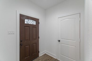 7703 Willow St, Houston, TX 77088 - photo 4