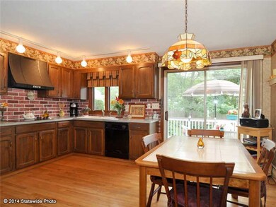 172 Sweetbriar Dr, Cranston, RI 02920 - photo 7