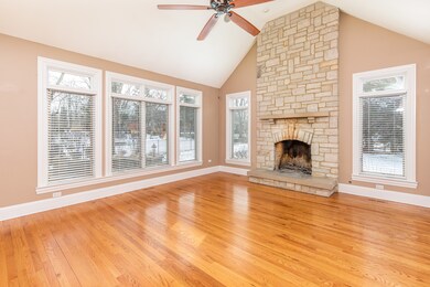 830 Prairie Ave, Naperville, IL 60540 - photo 6