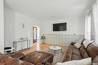 3123 Commodore St, Davenport, IA 52802 - photo 6