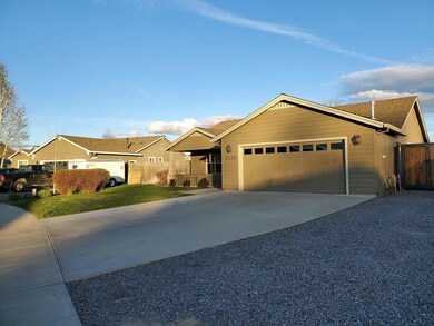 3235Paramont-03