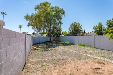 17_3205_E_Crescent__17_mls