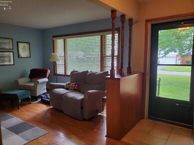 318 Warrington Ave, Findlay, OH 45840 - photo 7