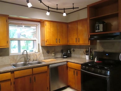 4806 Blanton Blvd, Houston, TX 77092 - photo 6