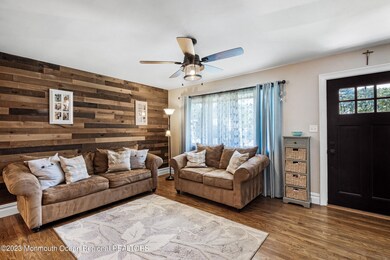 516 Nicholas Road, Brick-living area