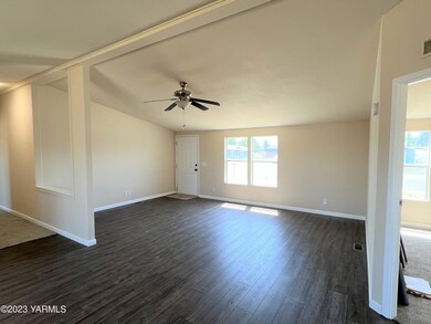 kitchen to front door