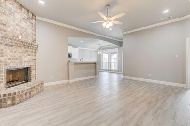 413 Meadow Park Dr, White Settlement, TX 76108 - photo 3