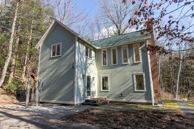 Driveway/Entry Side