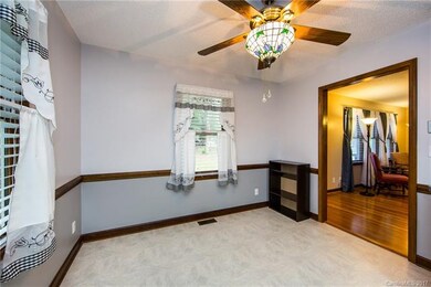 Large Breakfast Room or Dining Room
