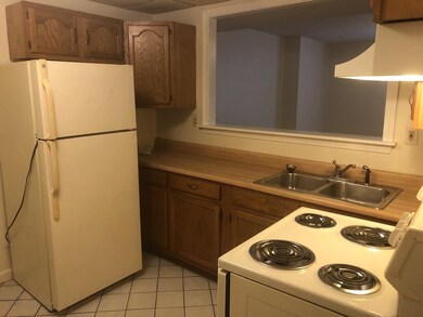 28 Rapalus St unit E, Springfield, MA 01151 - photo 2