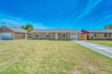 904 W E Ave, Cache, OK 73527 - photo 2