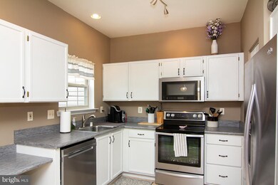 8 Bailey Ln, Owings Mills, MD 21117 - photo 3