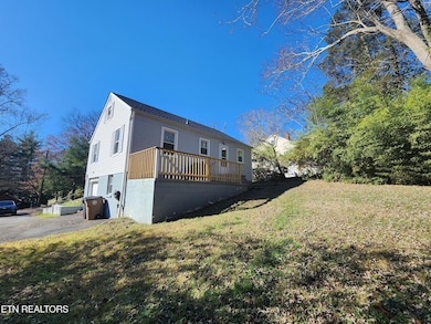 5724 Woodale Dr, Knoxville, TN 37912 - photo 6