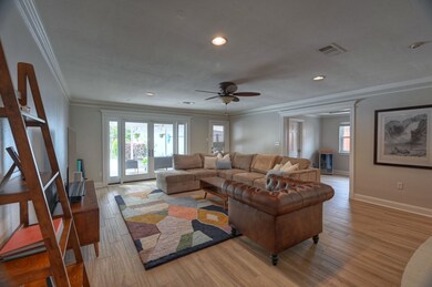 2315 Blue Water Ln, Houston, TX 77018 - photo 5