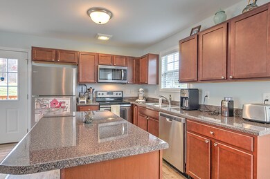 140 Monarch Ct, Johnson City, TN 37601 - photo 6