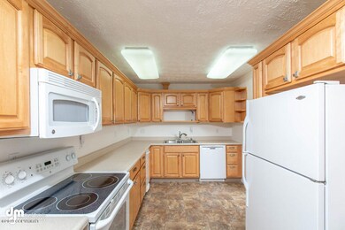 3150 Bridle Ln, Anchorage, AK 99517 - photo 4