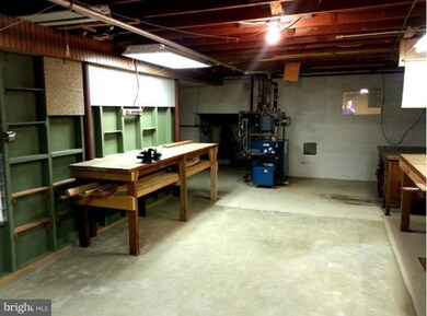 5746 Oakland Rd, Sykesville, MD 21784 - photo 3