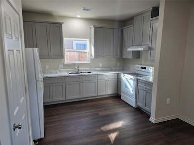 9910 Dipping Brook St, Houston, TX 77076 - photo 3